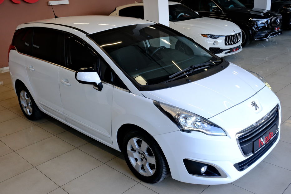 Продам Peugeot 5008 2014 года в Одессе