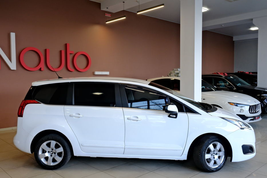 Продам Peugeot 5008 2014 года в Одессе