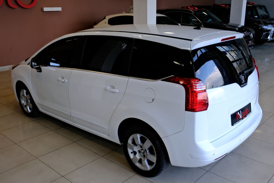 Продам Peugeot 5008 2014 года в Одессе