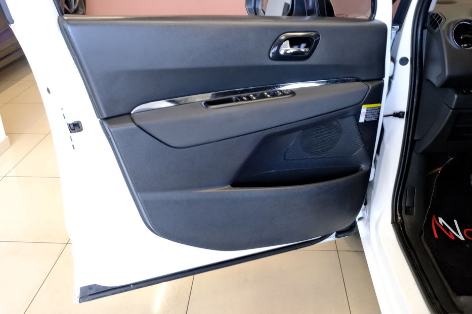 Продам Peugeot 5008 2014 года в Одессе