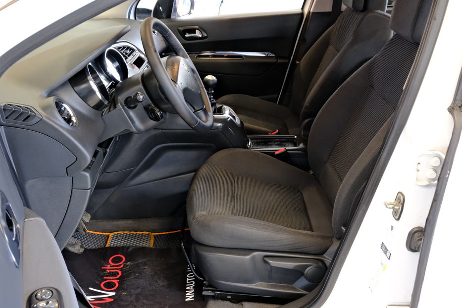 Продам Peugeot 5008 2014 года в Одессе