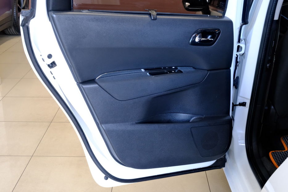 Продам Peugeot 5008 2014 года в Одессе