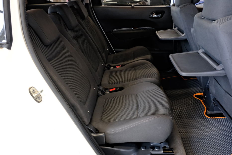 Продам Peugeot 5008 2014 года в Одессе