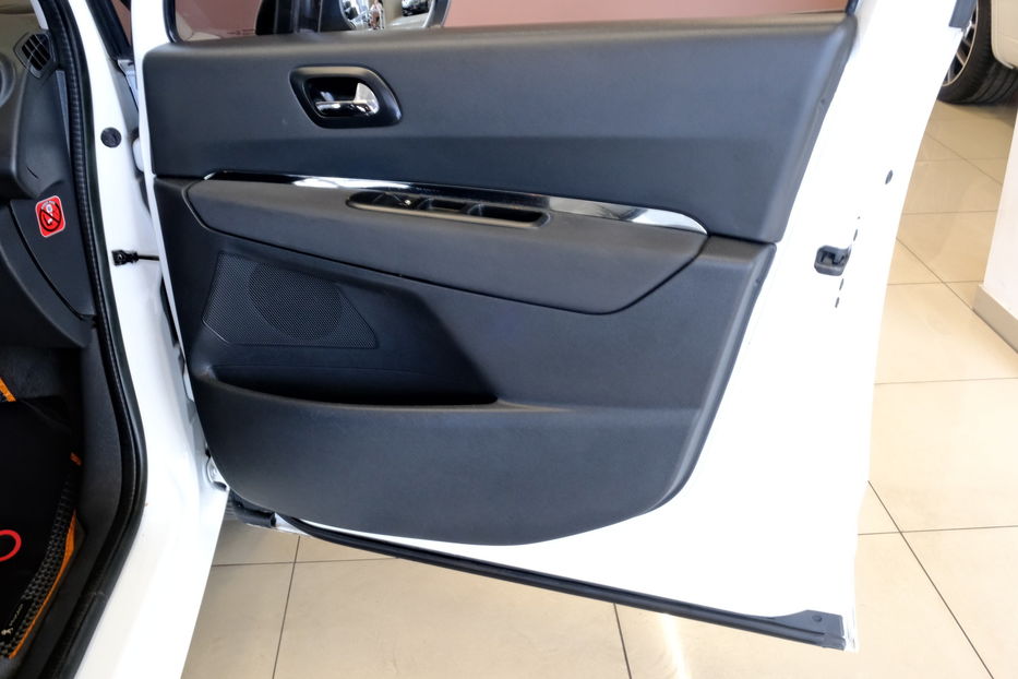 Продам Peugeot 5008 2014 года в Одессе