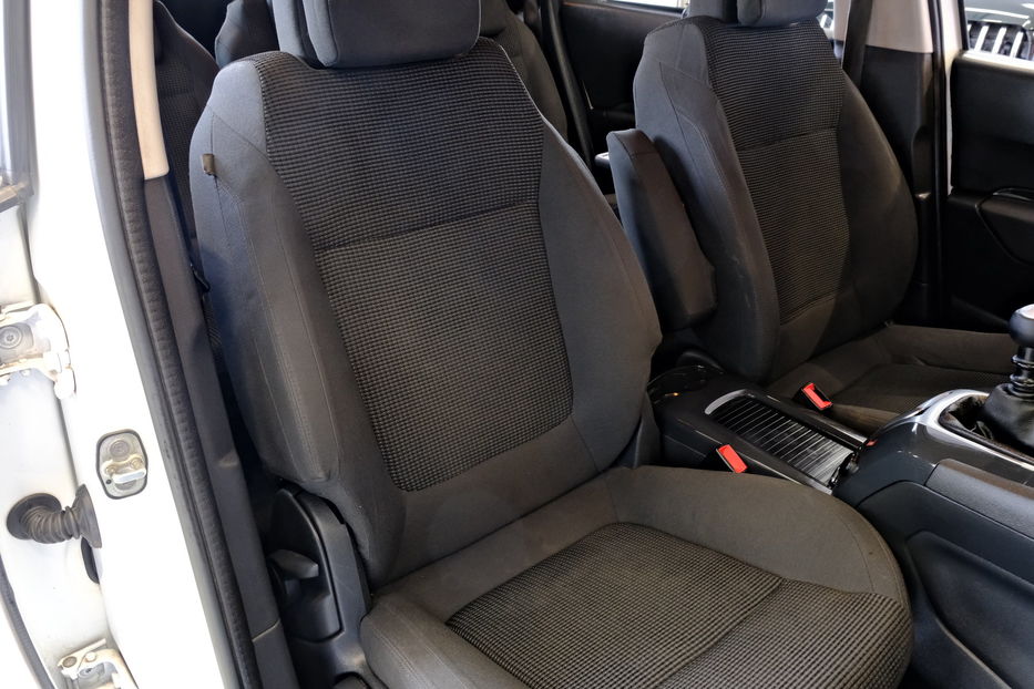 Продам Peugeot 5008 2014 года в Одессе