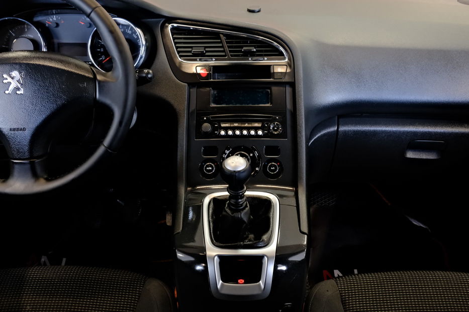 Продам Peugeot 5008 2014 года в Одессе