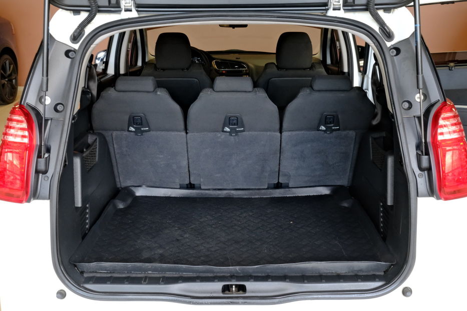 Продам Peugeot 5008 2014 года в Одессе