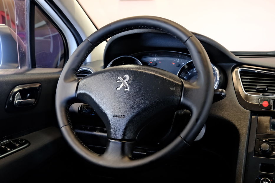 Продам Peugeot 5008 2014 года в Одессе