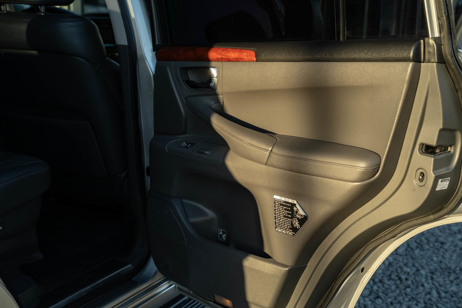 Продам Lexus LX 570 2008 года в Черновцах