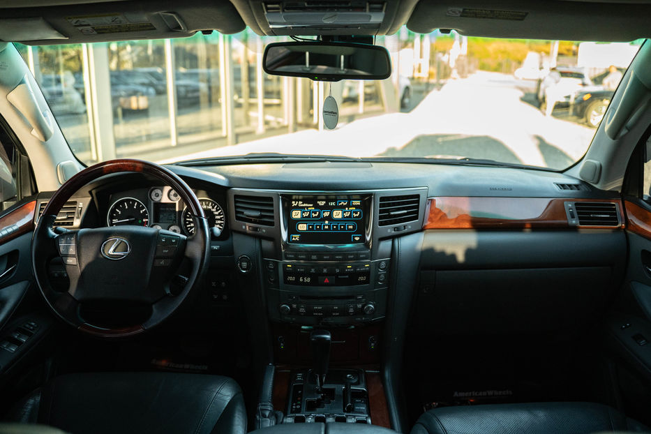 Продам Lexus LX 570 2008 года в Черновцах