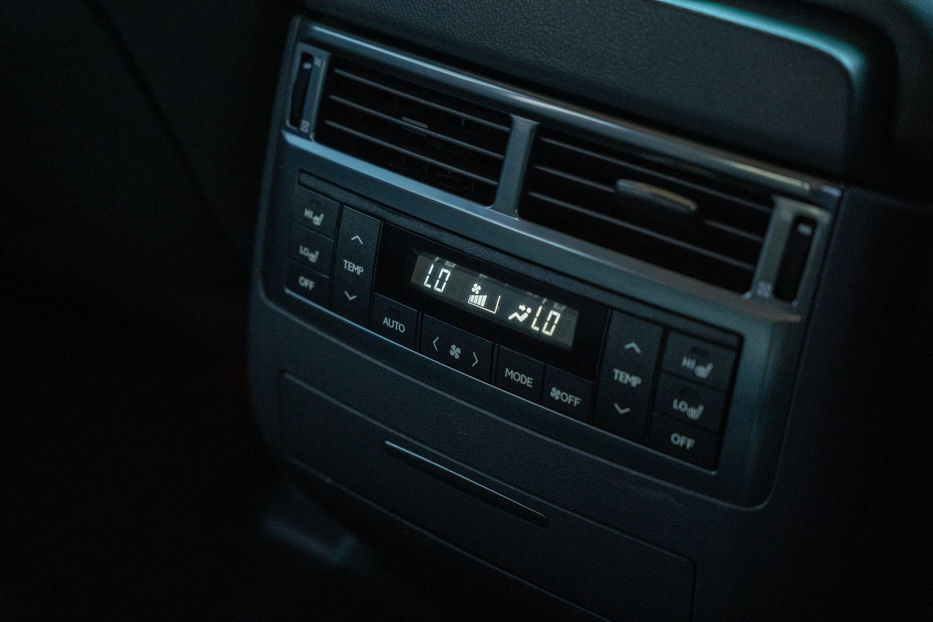 Продам Lexus LX 570 2008 года в Черновцах