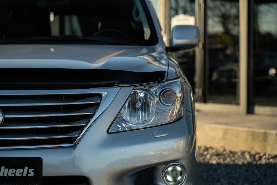 Продам Lexus LX 570 2008 года в Черновцах