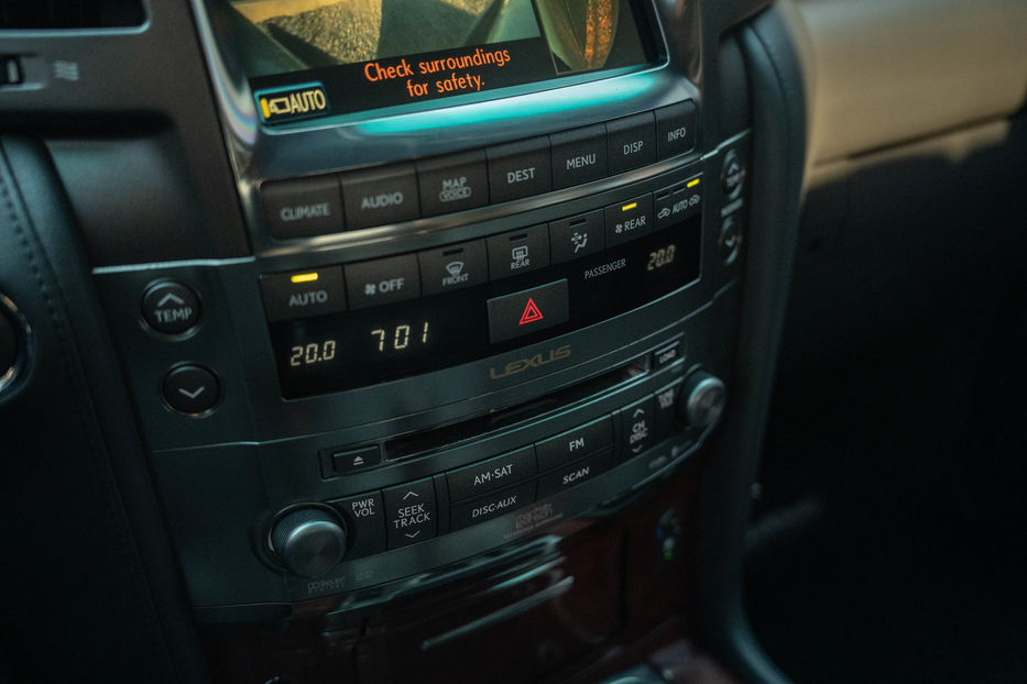 Продам Lexus LX 570 2008 года в Черновцах