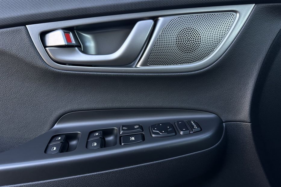 Продам Hyundai Kona  64kWhМакс.комплектація ЛЮК 2021 года в Львове