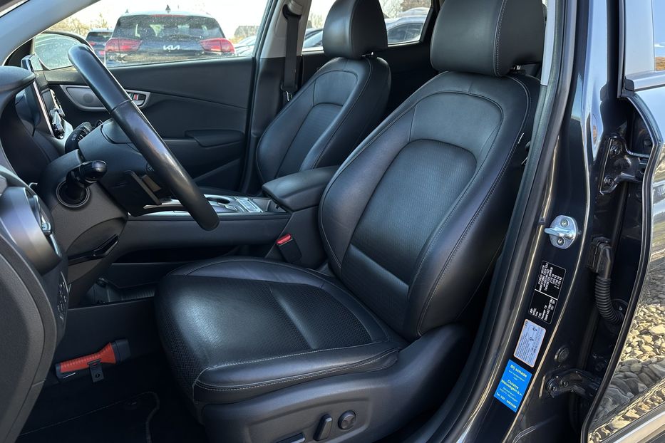 Продам Hyundai Kona  64kWhМакс.комплектація ЛЮК 2021 года в Львове