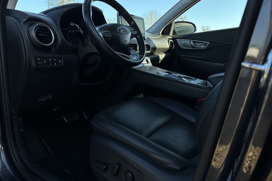 Продам Hyundai Kona  64kWhМакс.комплектація ЛЮК 2021 года в Львове