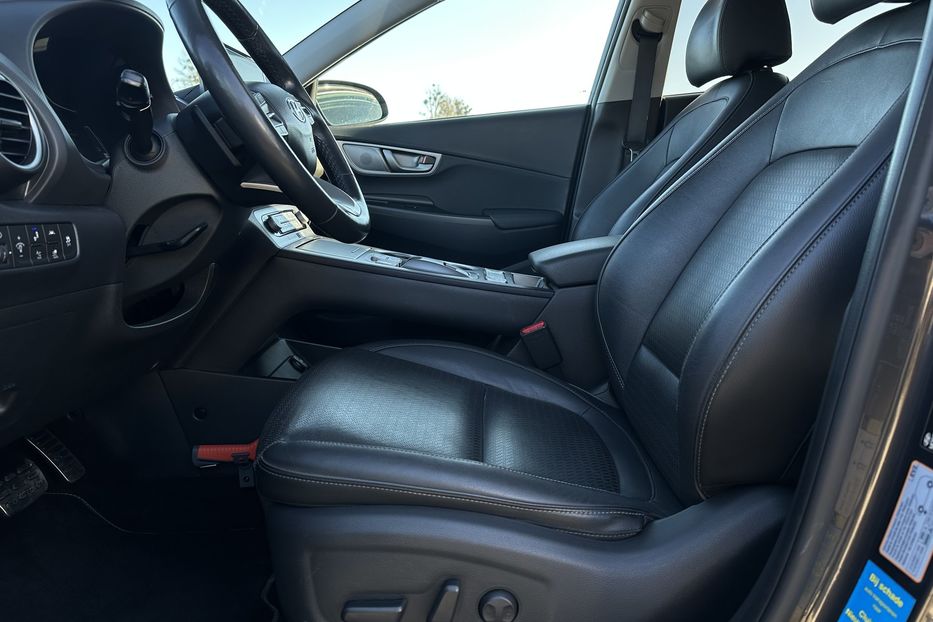 Продам Hyundai Kona  64kWhМакс.комплектація ЛЮК 2021 года в Львове