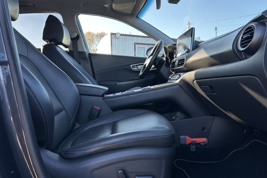 Продам Hyundai Kona  64kWhМакс.комплектація ЛЮК 2021 года в Львове