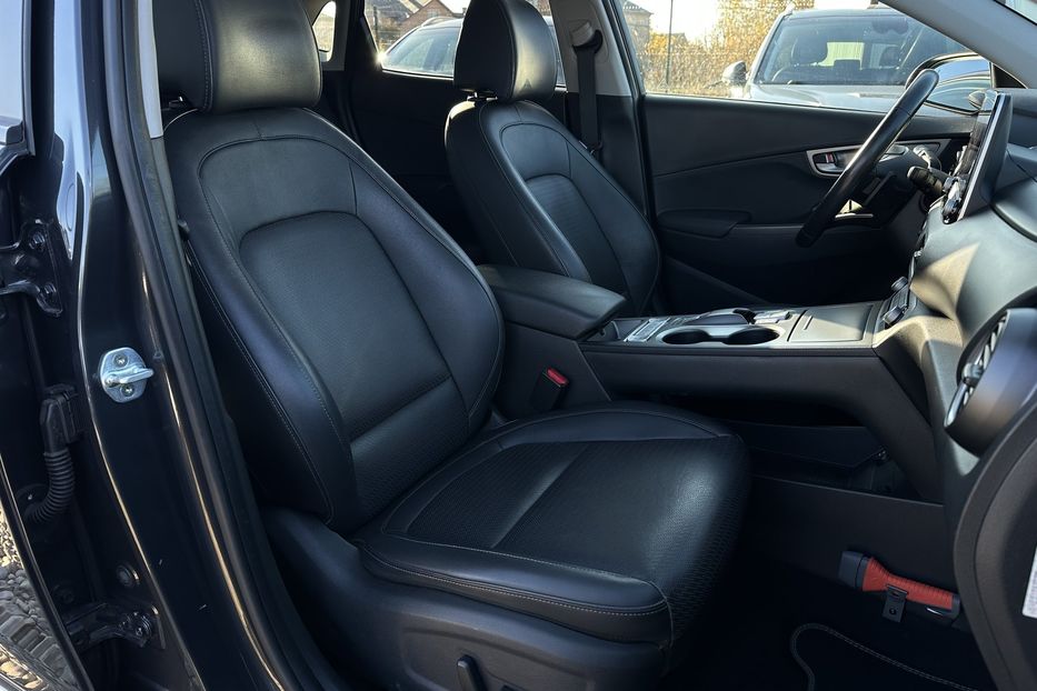 Продам Hyundai Kona  64kWhМакс.комплектація ЛЮК 2021 года в Львове