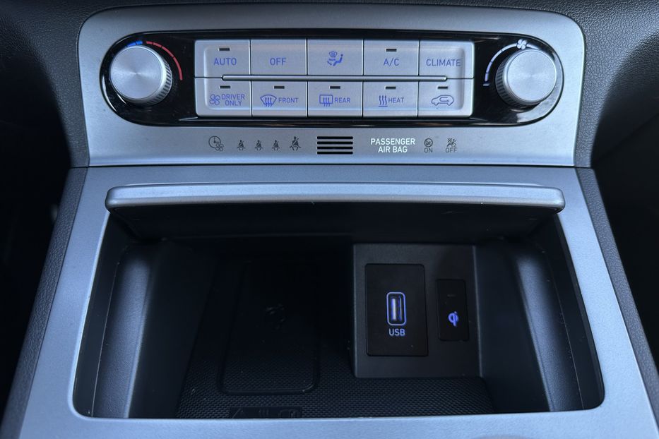 Продам Hyundai Kona  64kWhМакс.комплектація ЛЮК 2021 года в Львове