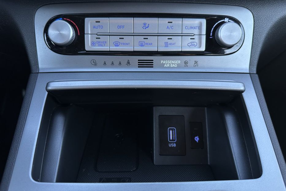 Продам Hyundai Kona  64kWhМакс.комплектація ЛЮК 2021 года в Львове