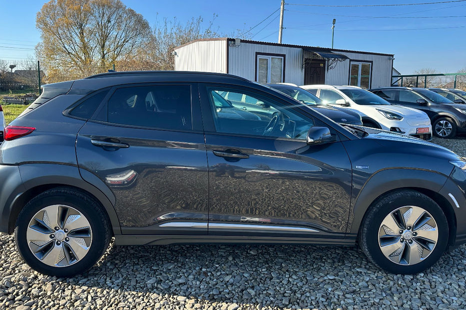 Продам Hyundai Kona  64kWhМакс.комплектація ЛЮК 2021 года в Львове