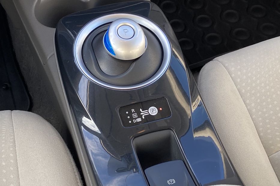 Продам Nissan Leaf 2011 года в Луцке