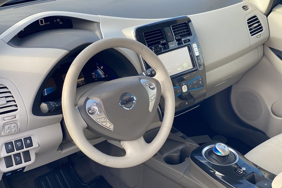 Продам Nissan Leaf 2011 года в Луцке