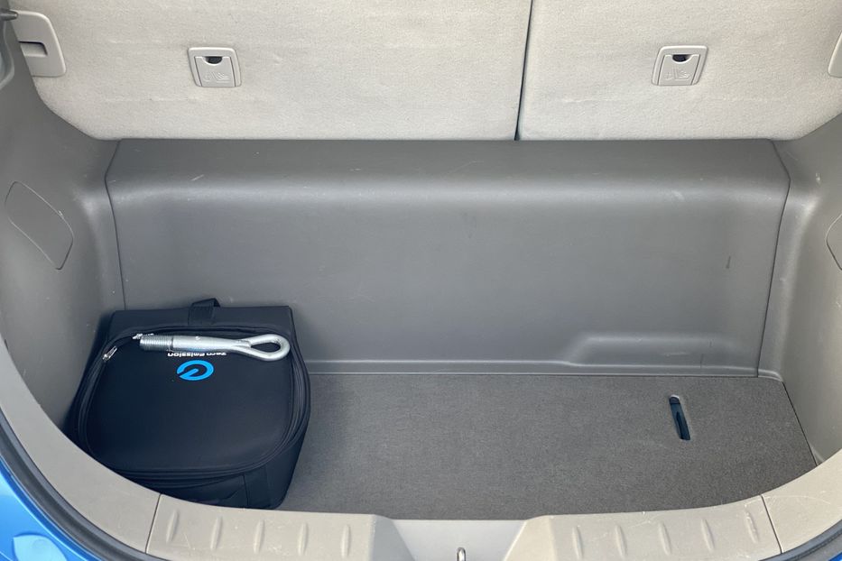 Продам Nissan Leaf 2011 года в Луцке