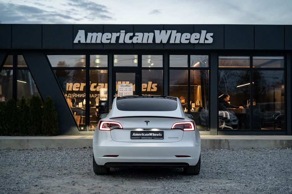 Продам Tesla Model 3 Performance 2023 года в Черновцах