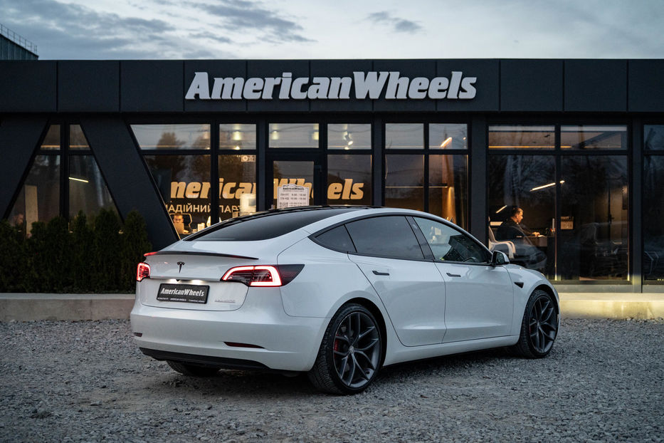 Продам Tesla Model 3 Performance 2023 года в Черновцах