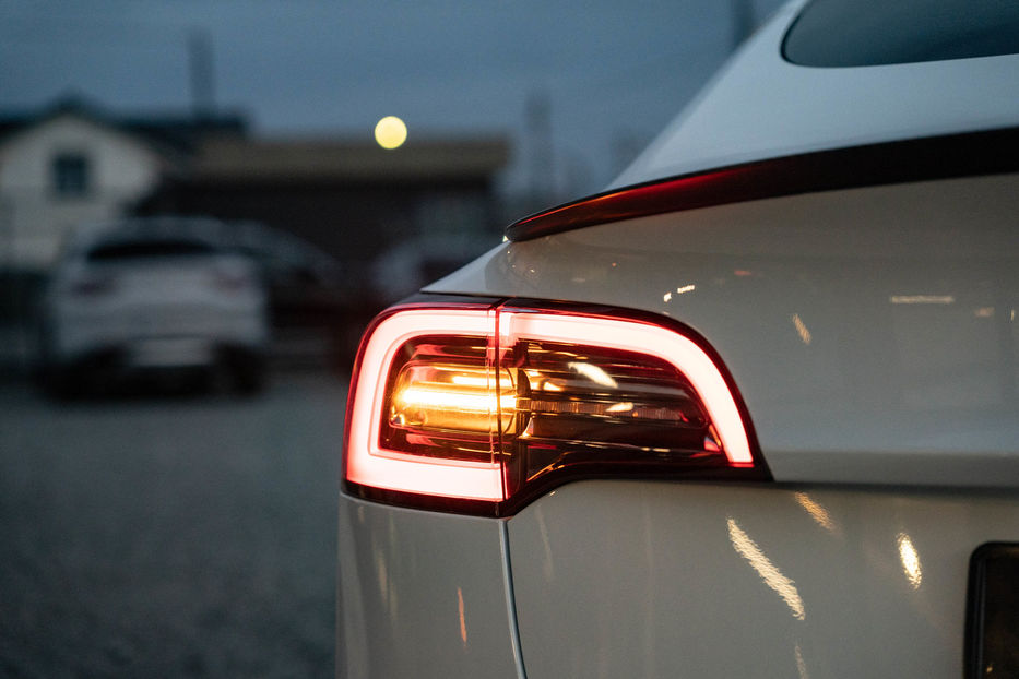 Продам Tesla Model 3 Performance 2023 года в Черновцах