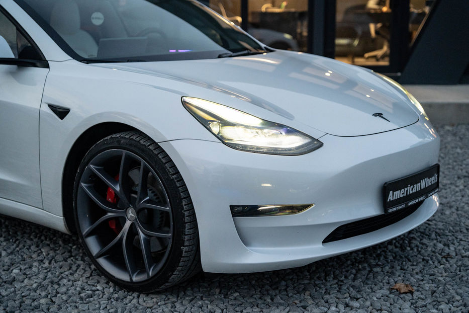 Продам Tesla Model 3 Performance 2023 года в Черновцах