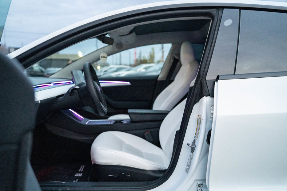 Продам Tesla Model 3 Performance 2023 года в Черновцах