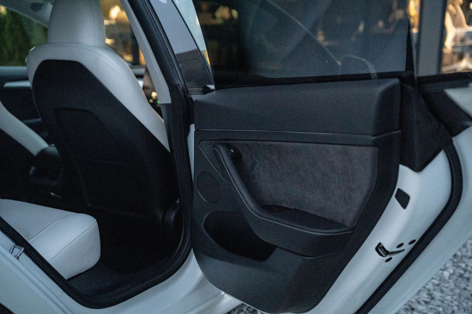 Продам Tesla Model 3 Performance 2023 года в Черновцах