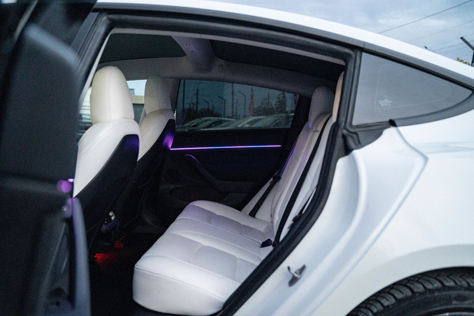 Продам Tesla Model 3 Performance 2023 года в Черновцах