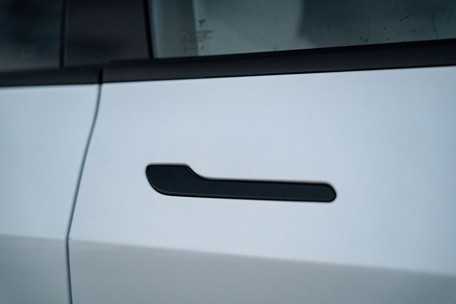 Продам Tesla Model 3 Performance 2023 года в Черновцах