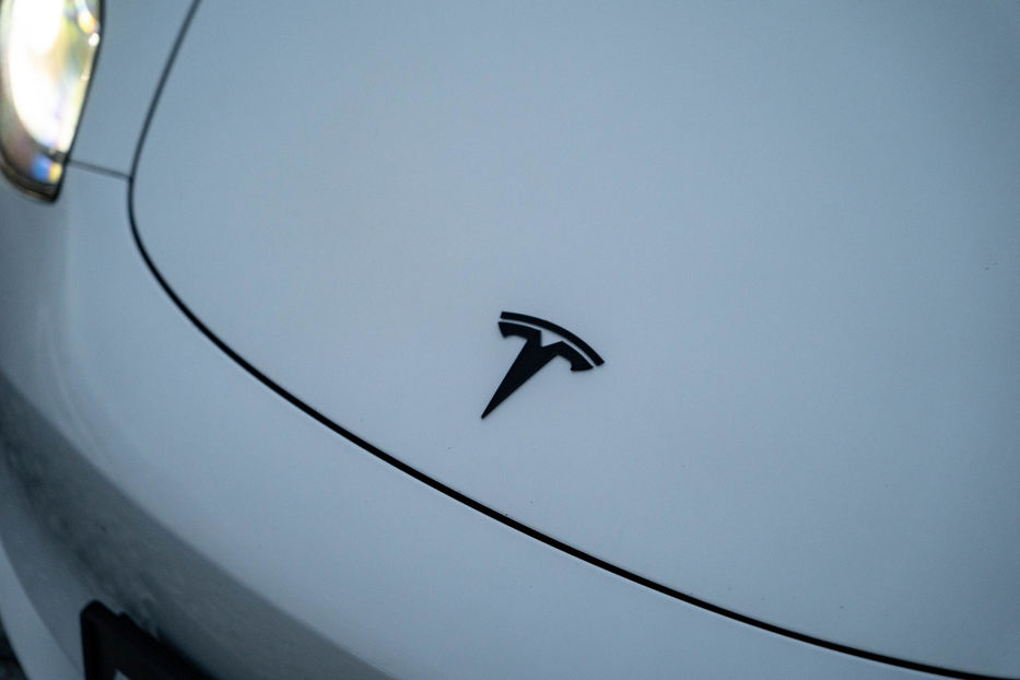 Продам Tesla Model 3 Performance 2023 года в Черновцах