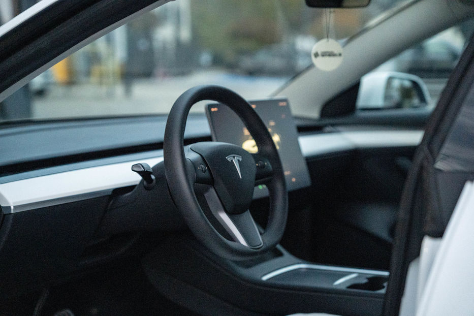 Продам Tesla Model 3 Performance 2023 года в Черновцах