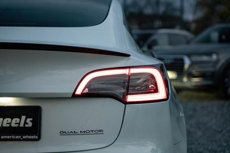 Продам Tesla Model 3 Performance 2023 года в Черновцах