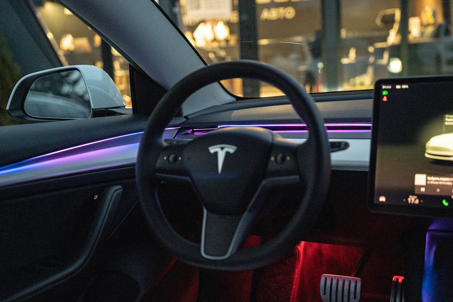 Продам Tesla Model 3 Performance 2023 года в Черновцах