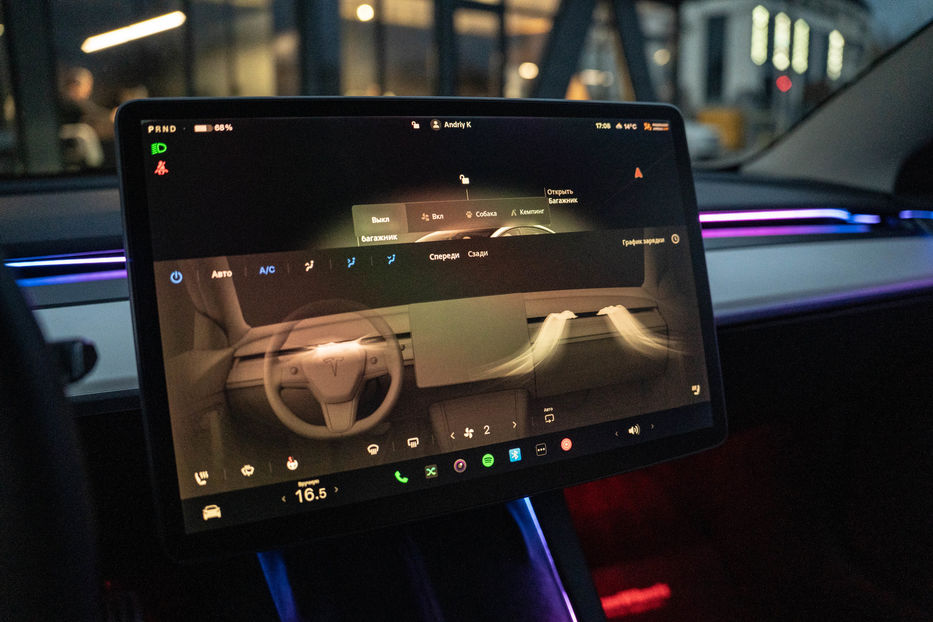 Продам Tesla Model 3 Performance 2023 года в Черновцах