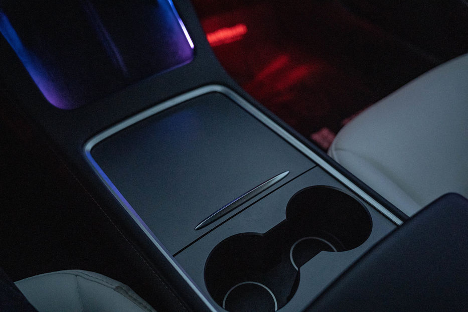 Продам Tesla Model 3 Performance 2023 года в Черновцах