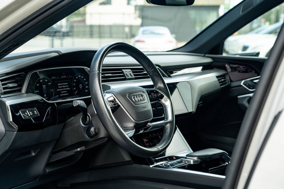 Продам Audi E-Tron 2020 года в Черновцах