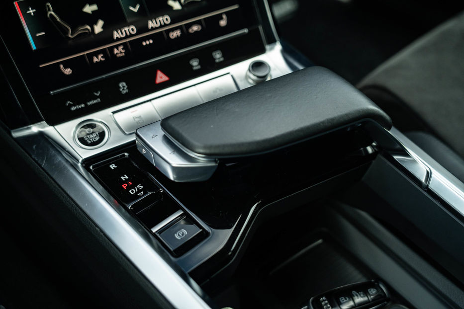 Продам Audi E-Tron 2020 года в Черновцах