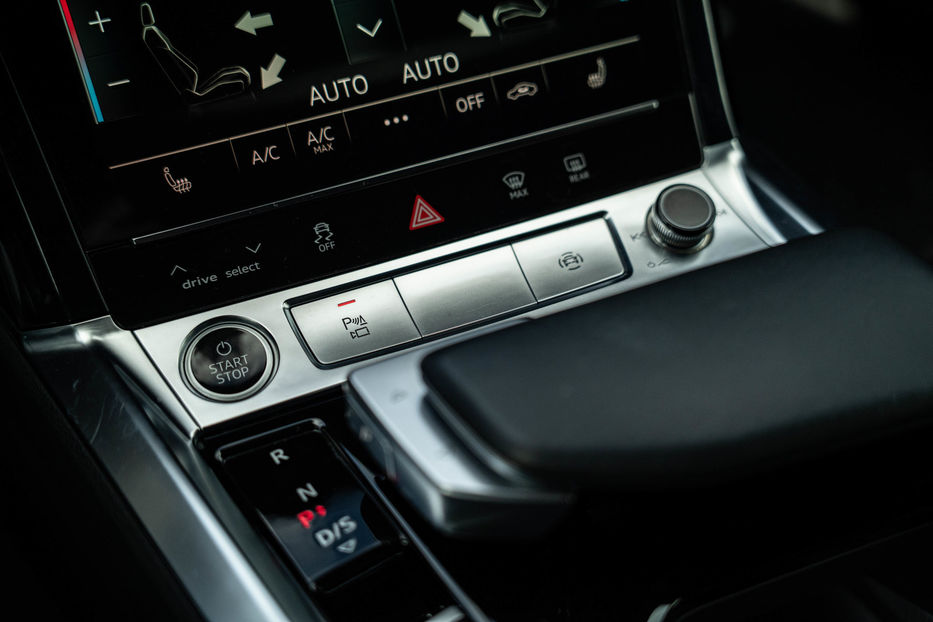 Продам Audi E-Tron 2020 года в Черновцах