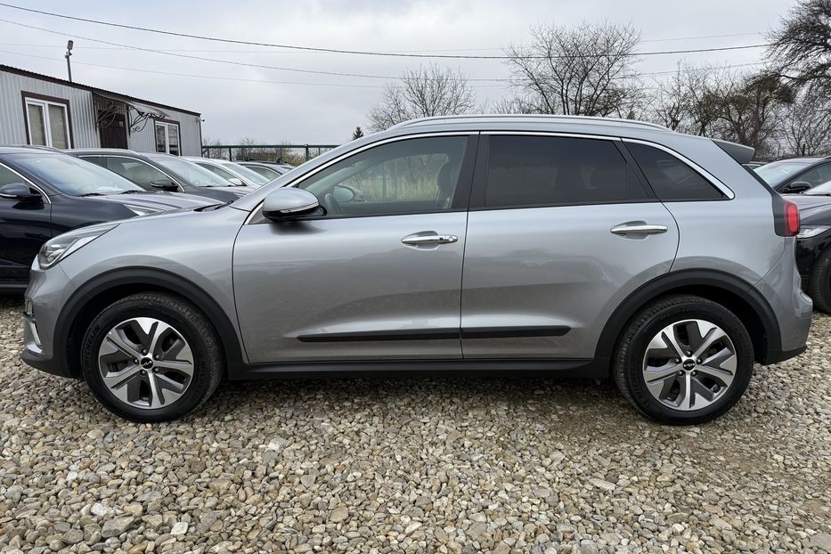 Продам Kia Niro 64кВтТепловийПідгрвсидінькерма 2022 года в Львове