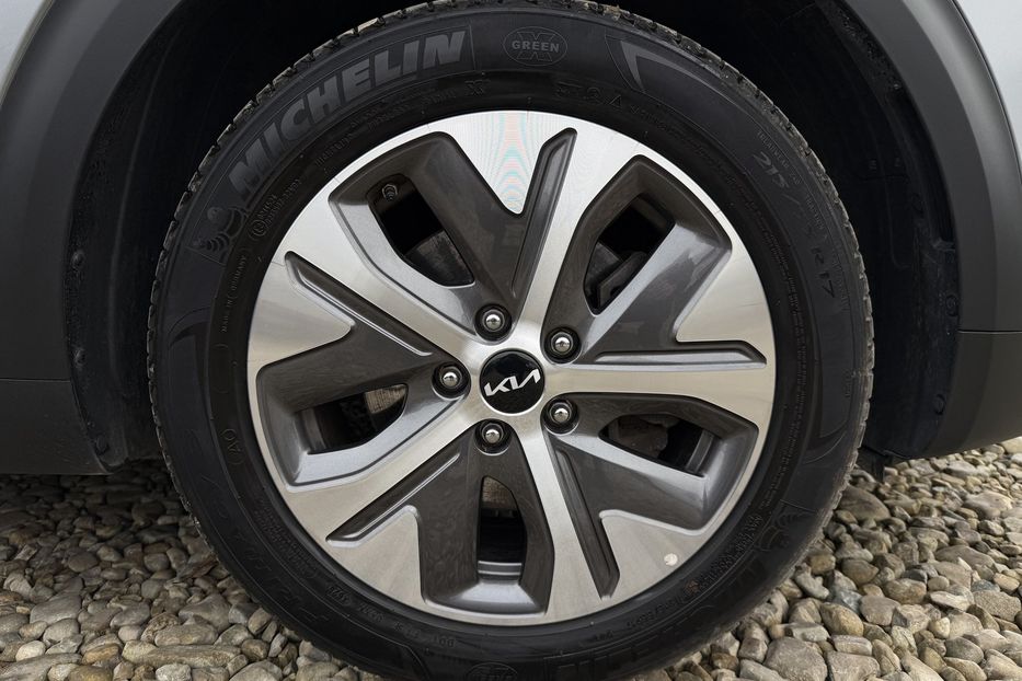 Продам Kia Niro 64кВтТепловийПідгрвсидінькерма 2022 года в Львове