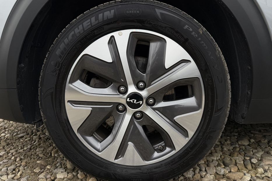 Продам Kia Niro 64кВтТепловийПідгрвсидінькерма 2022 года в Львове