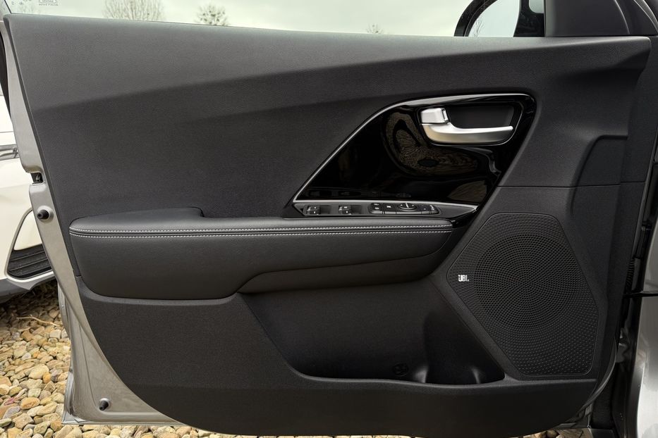 Продам Kia Niro 64кВтТепловийПідгрвсидінькерма 2022 года в Львове